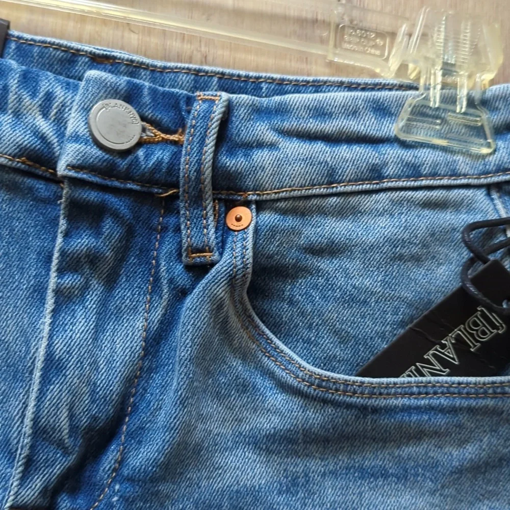 BLANKNYC The Perry High Waist Denim Mom Shorts in So Yesterday Size 24 N…